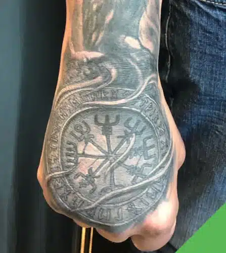 vikinger wickinger kompas tattoo mykola benztown tattoo ink station stuttgart 0711tattoo tattoos (1)