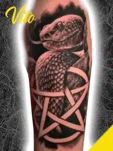 schlange satan snake blackandgrey relistic tattoo benztown ink station stuttgart 0711tattoo